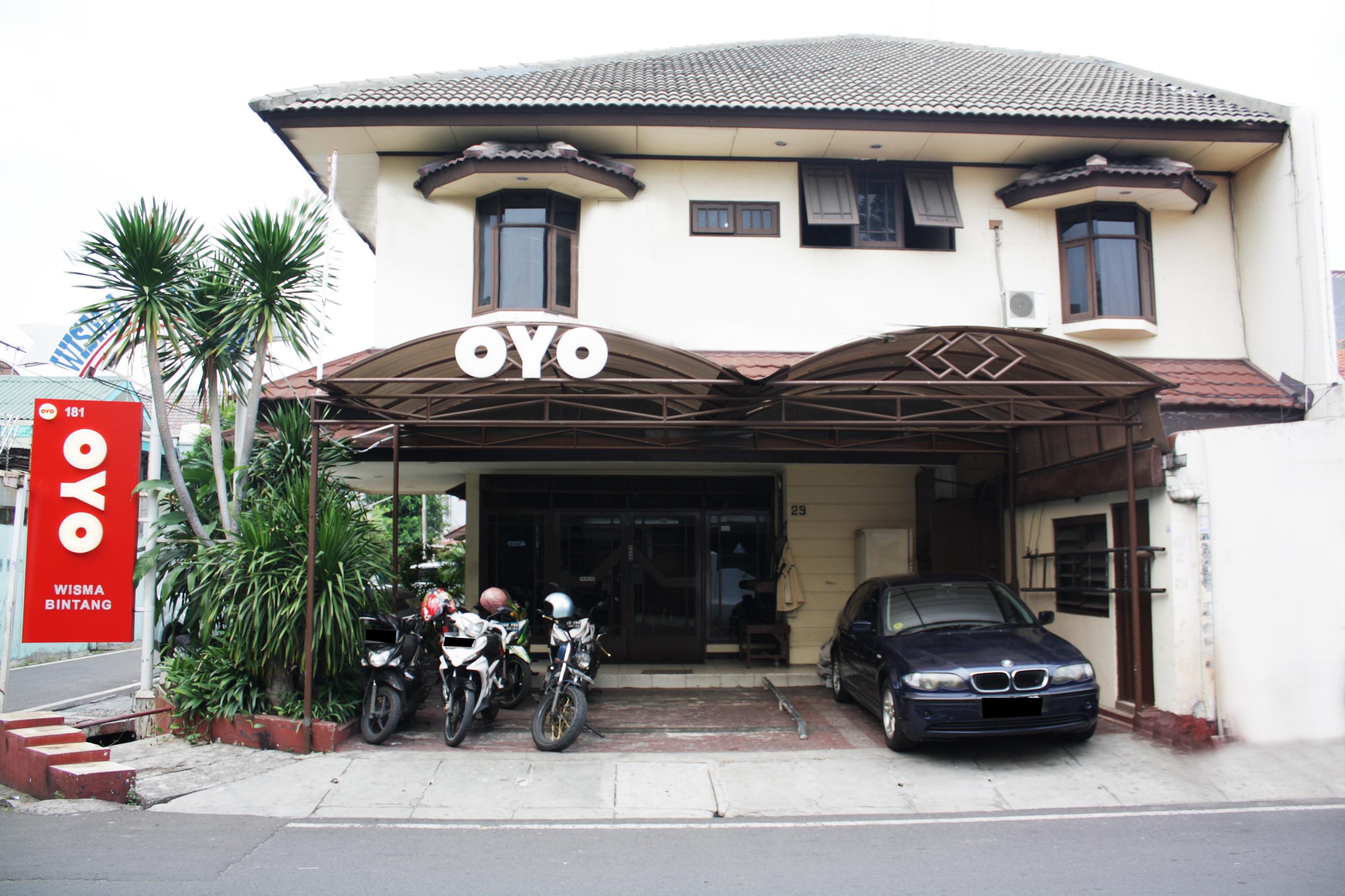 Vaccinated Staff - Oyo 181 Wisma Bintang Jakarta Luaran gambar
